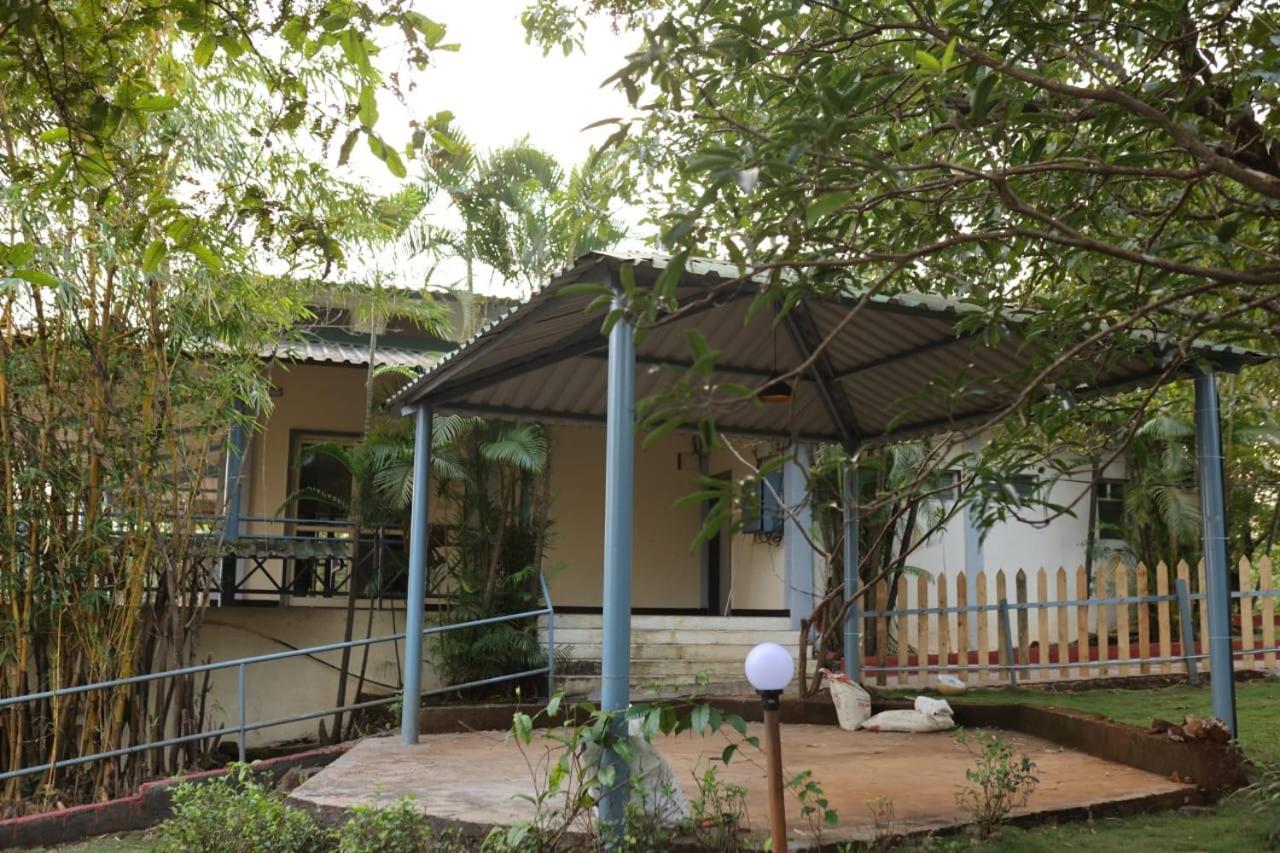 Bed and Breakfast Nisarg Farm Mulshi Exterior foto